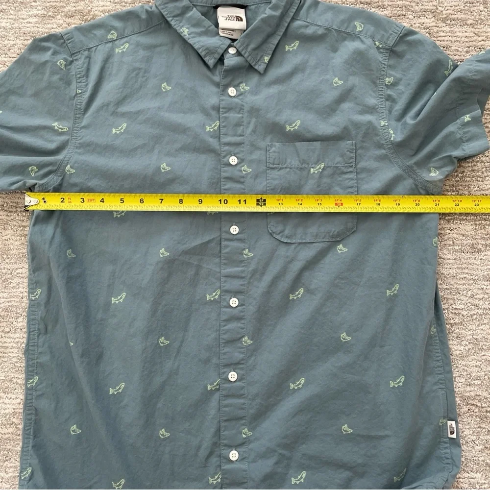 The North Face Shirt Mens Large Blue Short Sleeve Outdoor Fish All Over Print